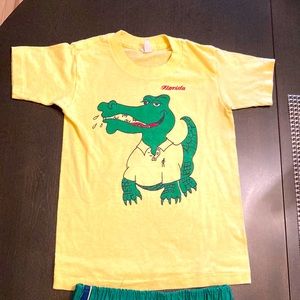 VINTAGE PREPPY FLORIDA 🐊 GATOR SHIRT AND SHOTRS